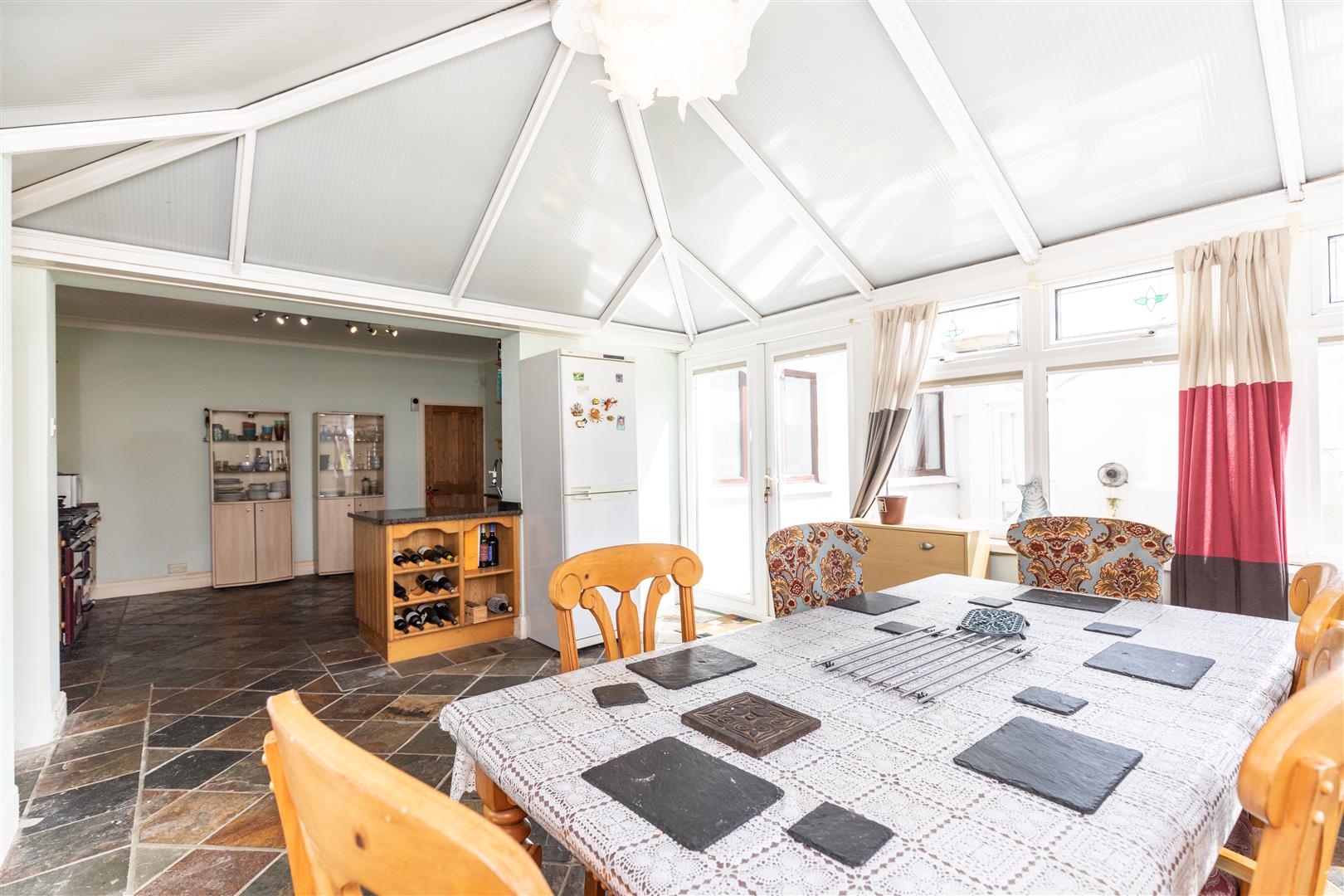 19 Chantry Rise, Penarth, Vale of Glamorgan, CF64 5RS